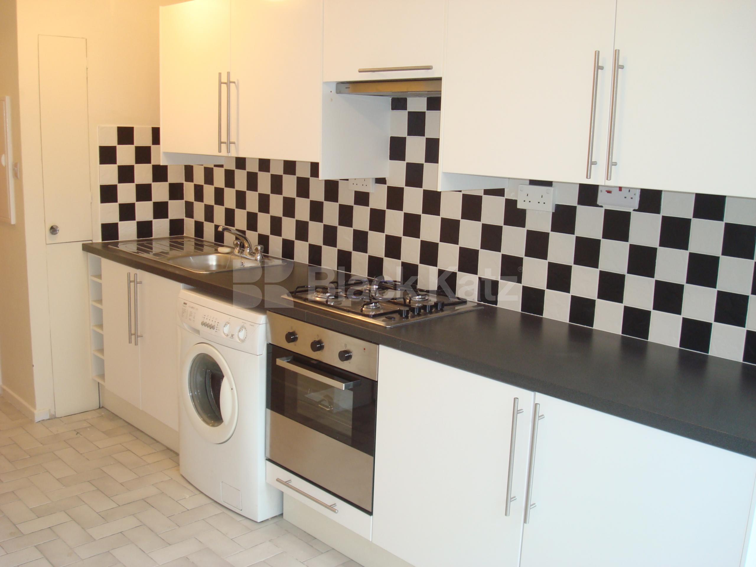 			New Instruction, 3 Bedroom, 1 bath, 1 reception Flat			 Airdrie close, Caledonian road / Kings cross N1